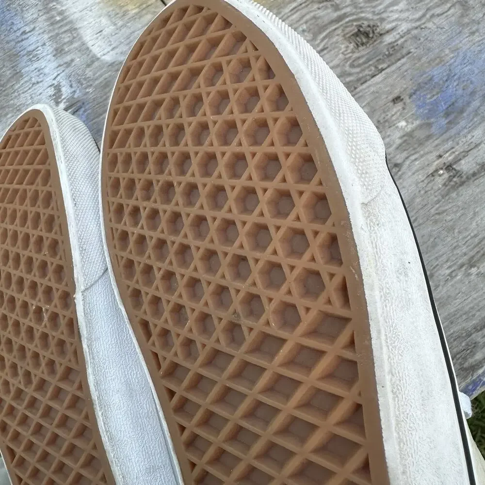 Vans Old Skool Women’s 9.5 White Athletic Skateboard Walking Shoes Sneakers
